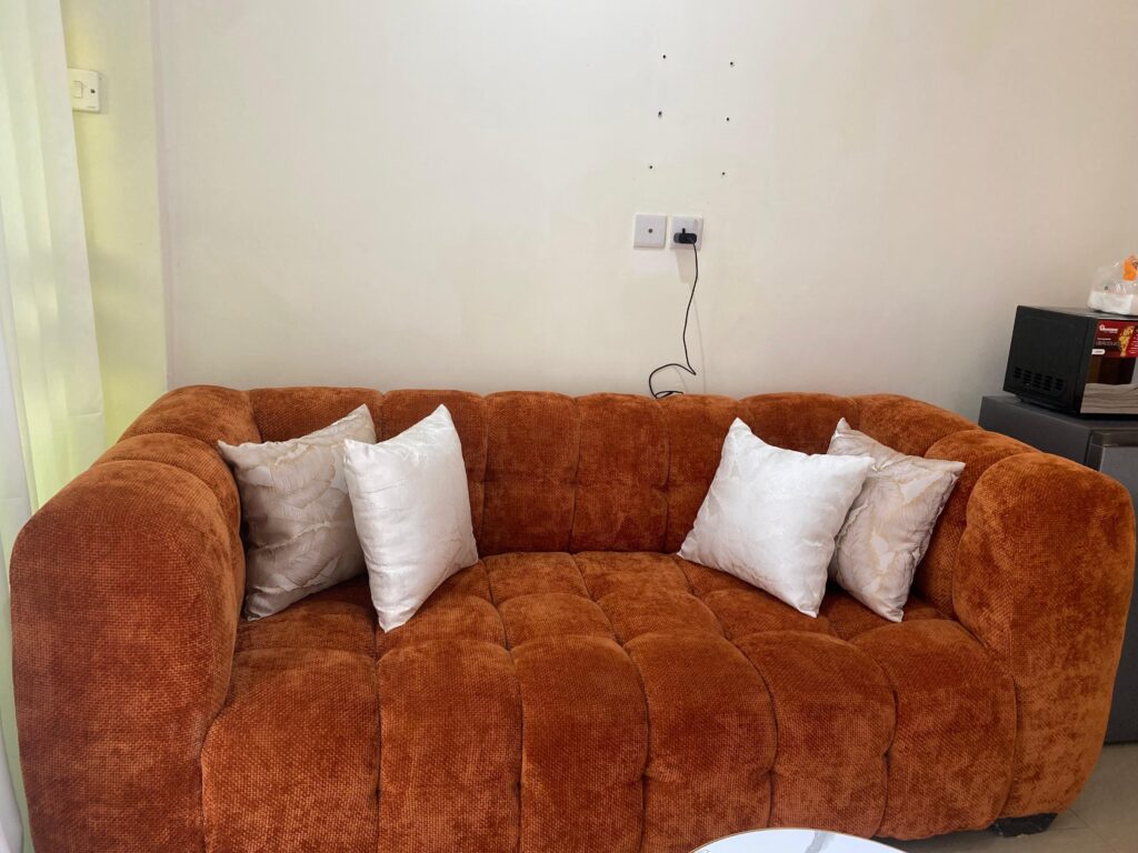 studio couch - travella BN